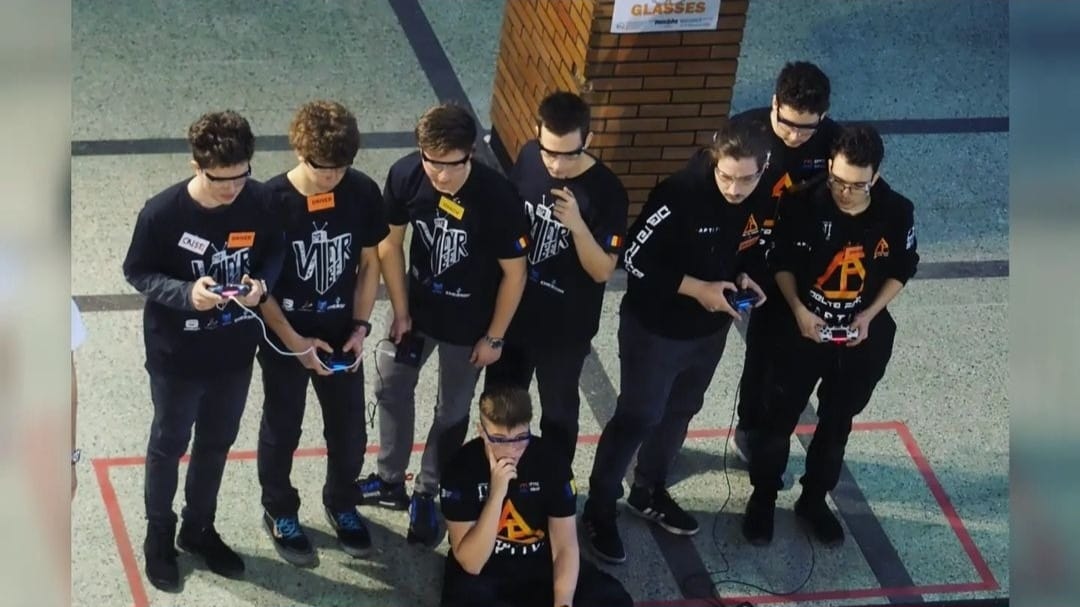 Driverii ViCyber în timpul unui meci